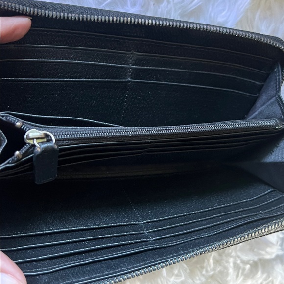 Hugo Boss Black Leather Large Zip Around Wallet/Organizer - Picture 9 of 16